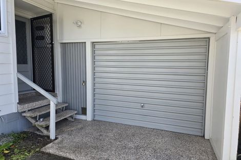 Photo of property in 2/1 Tomintoul Place, Highland Park, Auckland, 2010