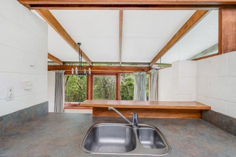 Photo of property in 15 Fenton Terrace, Cockle Bay, Auckland, 2014