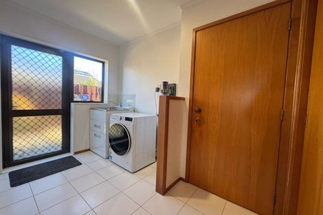 Photo of property in 2/21 White Heron Drive, Massey, Auckland, 0614