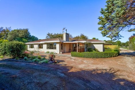 Photo of property in 5 Weraroa Road, Waverley, 4510