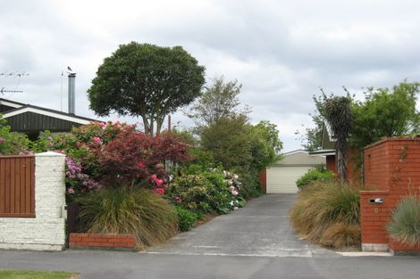 Photo of property in 6 Brookby Crescent Avonhead Christchurch City