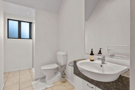 Photo of property in 1/52 Taharoto Road, Takapuna, Auckland, 0622