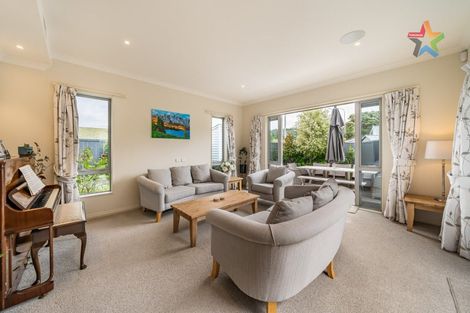 Photo of property in 8c Glen Iris Grove, Woburn, Lower Hutt, 5010