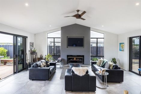 Photo of property in 37 The Esplanade, Pegasus, 7612