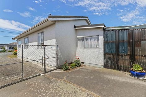 Photo of property in 21 Hay Street, Bromley, Christchurch, 8062