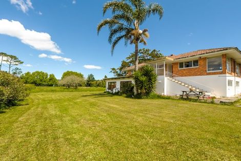 Photo of property in 40 Shaw Road, Oratia, Auckland, 0604
