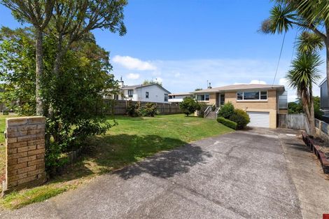 Photo of property in 11 Grand Vue Road, Kawaha Point, Rotorua, 3010