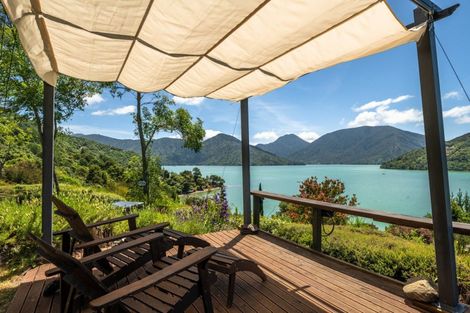 Photo of property in 579 Queen Charlotte Drive, Havelock, 7281