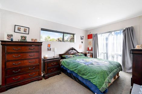Photo of property in 4 Glenarden Way, Ranui, Auckland, 0612