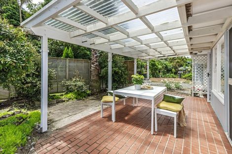Photo of property in 1/7 Tallington Crescent, Torbay, Auckland, 0630