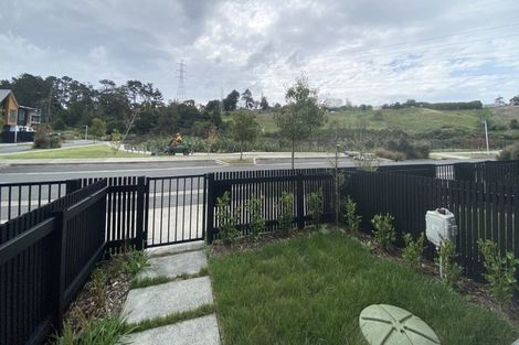 Photo of property in 6 Tuputupu Drive, Kumeu, 0810