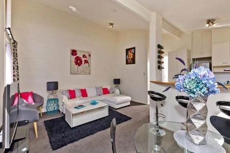 Photo of property in 1/72 Mountbatten Avenue, Hillcrest, Auckland, 0627