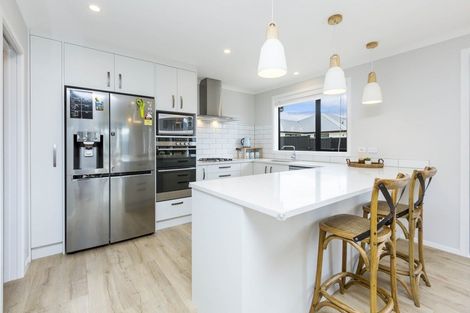 Photo of property in 27 Salisbury Crescent, Wallaceville, Upper Hutt, 5018