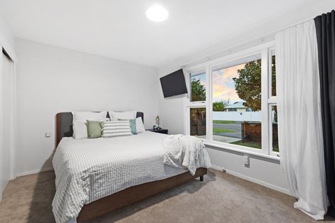 Photo of property in 12 Emlyn Place, Avondale, Christchurch, 8061