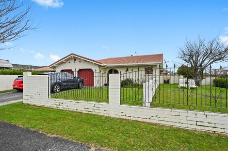 Photo of property in 50 Chedworth Avenue, Chedworth, Hamilton, 3210