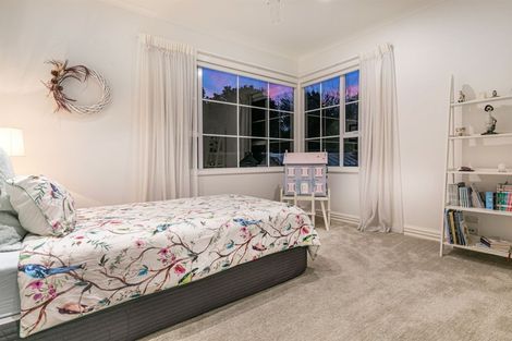 Photo of property in 27 Almond Grove, Greenhithe, Auckland, 0632