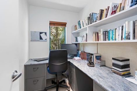 Photo of property in 88 Victory Road, Laingholm, Auckland, 0604