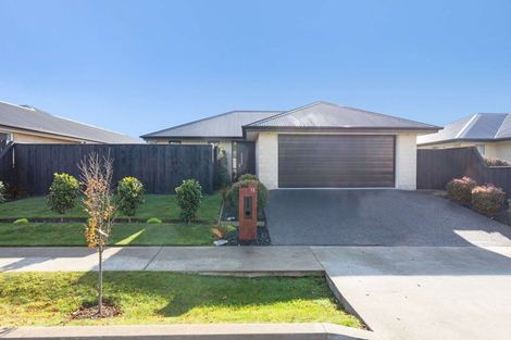 Photo of property in 12 Waimarie Street, Pegasus, 7612