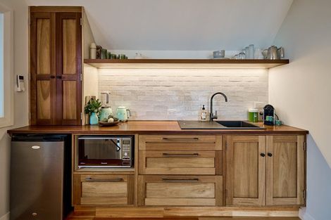 Photo of property in 37 Forres Street, Seatoun, Wellington, 6022