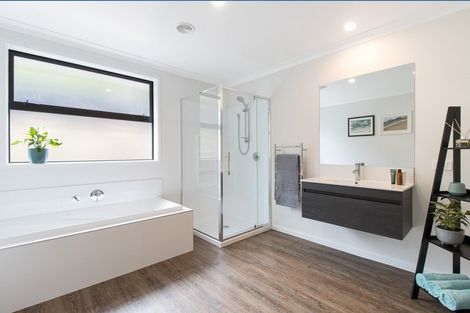 Photo of property in 39 Lakeside Terrace, Omokoroa, 3114