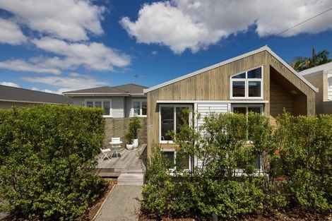 Photo of property in 25a Tui Street, Mount Maunganui, 3116