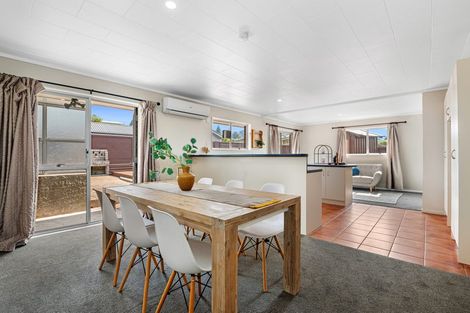 Photo of property in 9 Bata Place, Pomare, Rotorua, 3015