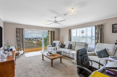 Photo of property in 15a Sarona Avenue, Glen Eden, Auckland, 0602