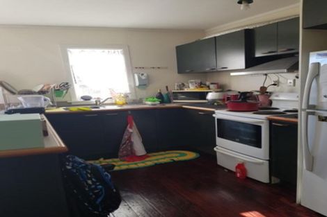 Photo of property in 942 East Coast Road, Northcross, Auckland, 0630