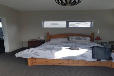 Photo of property in 2 Rainsford Street, Moturoa, New Plymouth, 4310