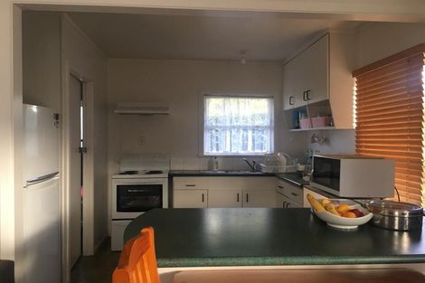 Photo of property in 60 Mcdowell Crescent, Hillcrest, Auckland, 0627