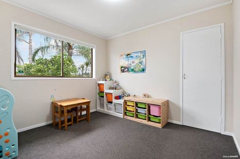 Photo of property in 111 Becroft Drive, Forrest Hill, Auckland, 0620