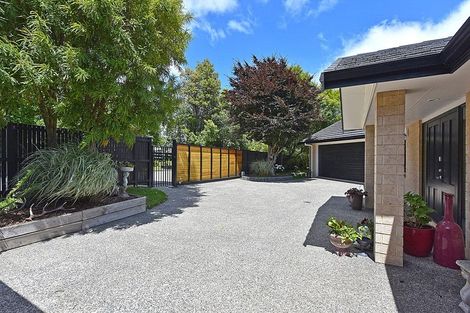 Photo of property in 33 Kahikatea Lane, Brown Owl, Upper Hutt, 5018