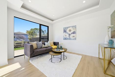 Photo of property in 71 Oreil Avenue, West Harbour, Auckland, 0618