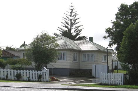 Photo of property in 122 Universal Drive, Henderson, Auckland, 0610