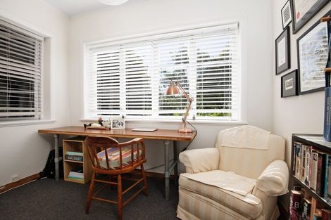 Photo of property in 76 Savage Crescent, West End, Palmerston North, 4412