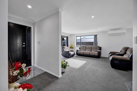 Photo of property in 6 Frederick Place, Whalers Gate, New Plymouth, 4310