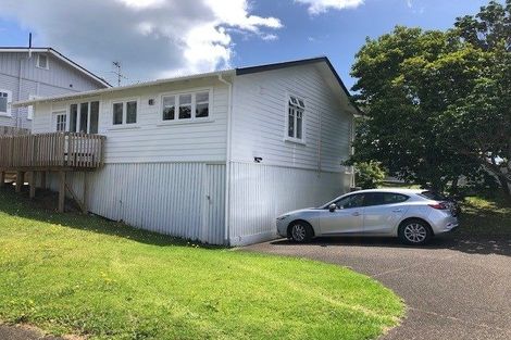 Photo of property in 1/2 East Coast Road, Milford, Auckland, 0620