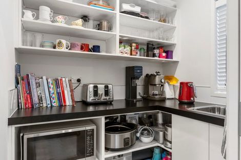 Photo of property in 57 Te Kio Crescent, Papamoa Beach, Papamoa, 3118