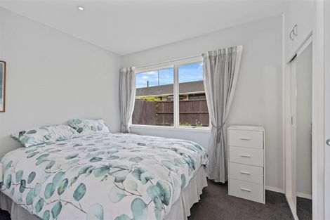 Photo of property in 2/5 Sarabande Avenue, Redwood, Christchurch, 8051