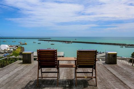 Photo of property in 26 Roy Terrace, Moturoa, New Plymouth, 4310