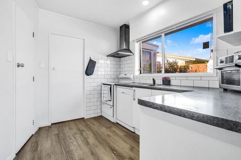 Photo of property in 2 Edmund Hillary Avenue, Papakura, 2110
