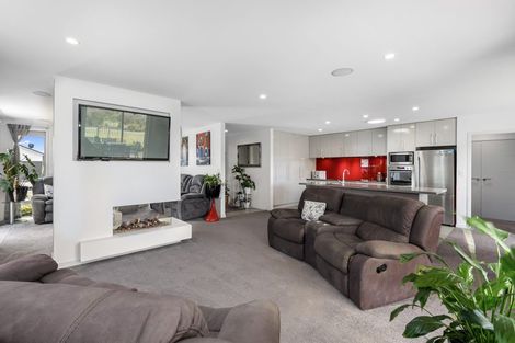 Photo of property in 60 Butterworth Crescent, Papamoa Beach, Papamoa, 3118