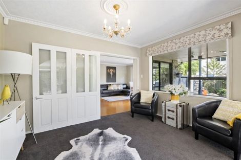 Photo of property in 274 Memorial Avenue, Burnside, Christchurch, 8053
