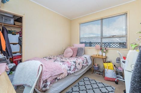 Photo of property in 36 Lavery Place, Sunnynook, Auckland, 0632