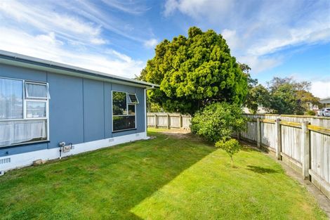Photo of property in 6 Pukatea Place, Milson, Palmerston North, 4414