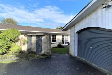 Photo of property in 3/220 East Coast Road, Forrest Hill, Auckland, 0620