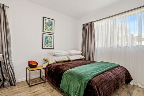 Photo of property in 15 Butia Avenue, Henderson, Auckland, 0612