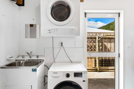 Photo of property in 67 Moana View Road, Waikawa, Picton, 7220