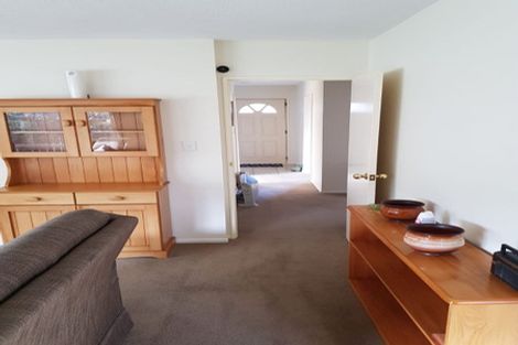 Photo of property in 2/15 Honeysuckle Place, Northcote, Christchurch, 8052