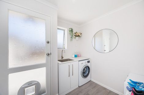 Photo of property in 2 Capri Place, Awapuni, Palmerston North, 4412